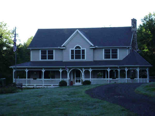 Building photograph for 247 MAIN ST N